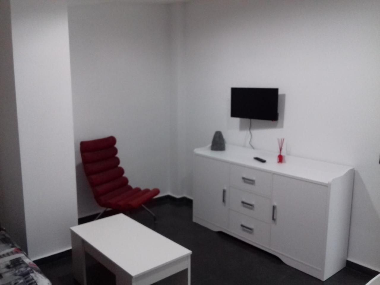 Apartamentos Turisticos Los Angeles Алькасар-де-Сан-Хуан Экстерьер фото